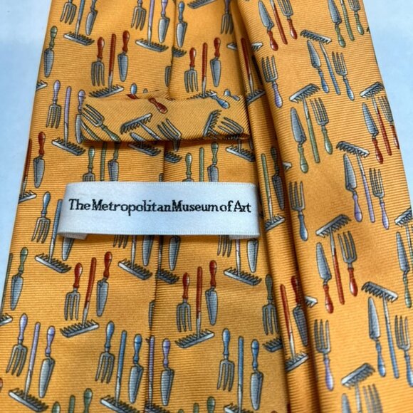 Vintage Metropolitan Museum of Art Yellow Garden Tools Silk Tie - Picture 4 of 4